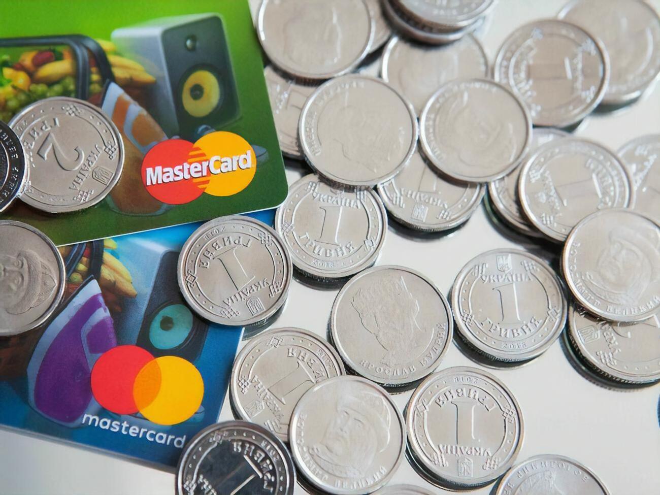 Монеты номиналом 1 грн золотистого цвета постепенно изымают из обращения