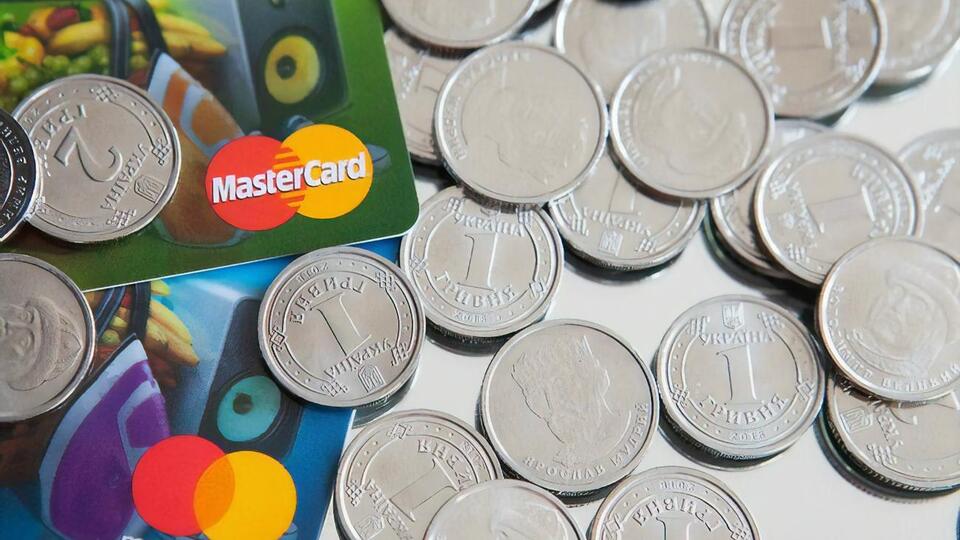 Монеты номиналом 1 грн золотистого цвета постепенно изымают из обращения