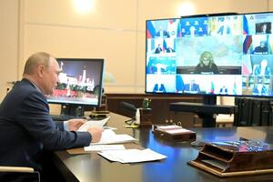 Путин провел совещание с членами правительства РФ