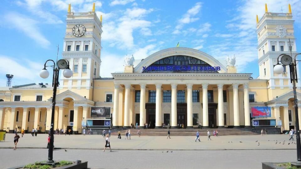 На п'яти вокзалах України почали працювати пункти вакцинації проти COVID-19