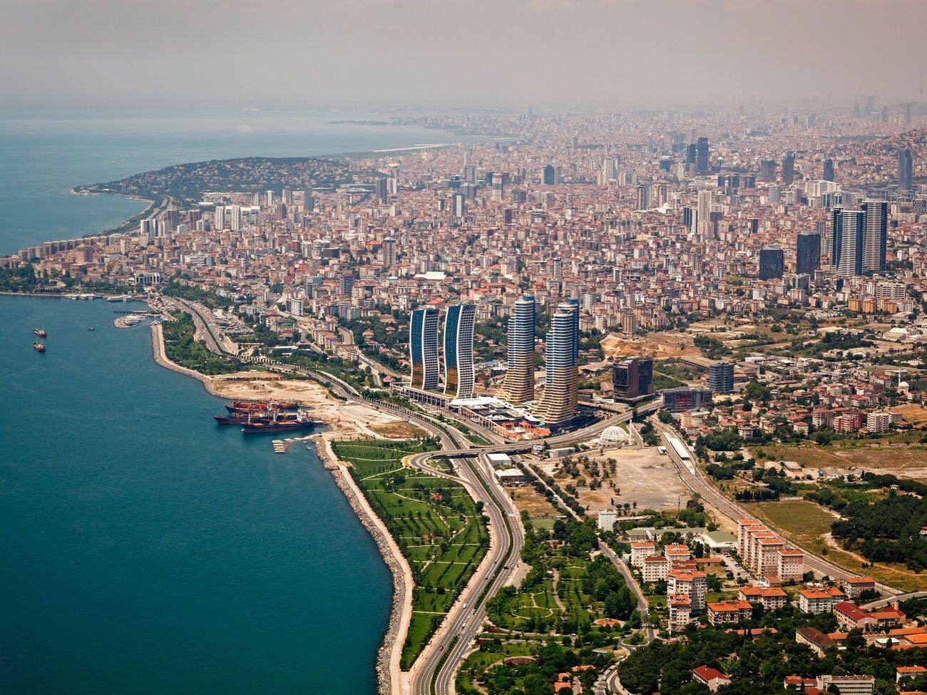 Суд арестовал задержанных, они в тюрьме в Стамбуле