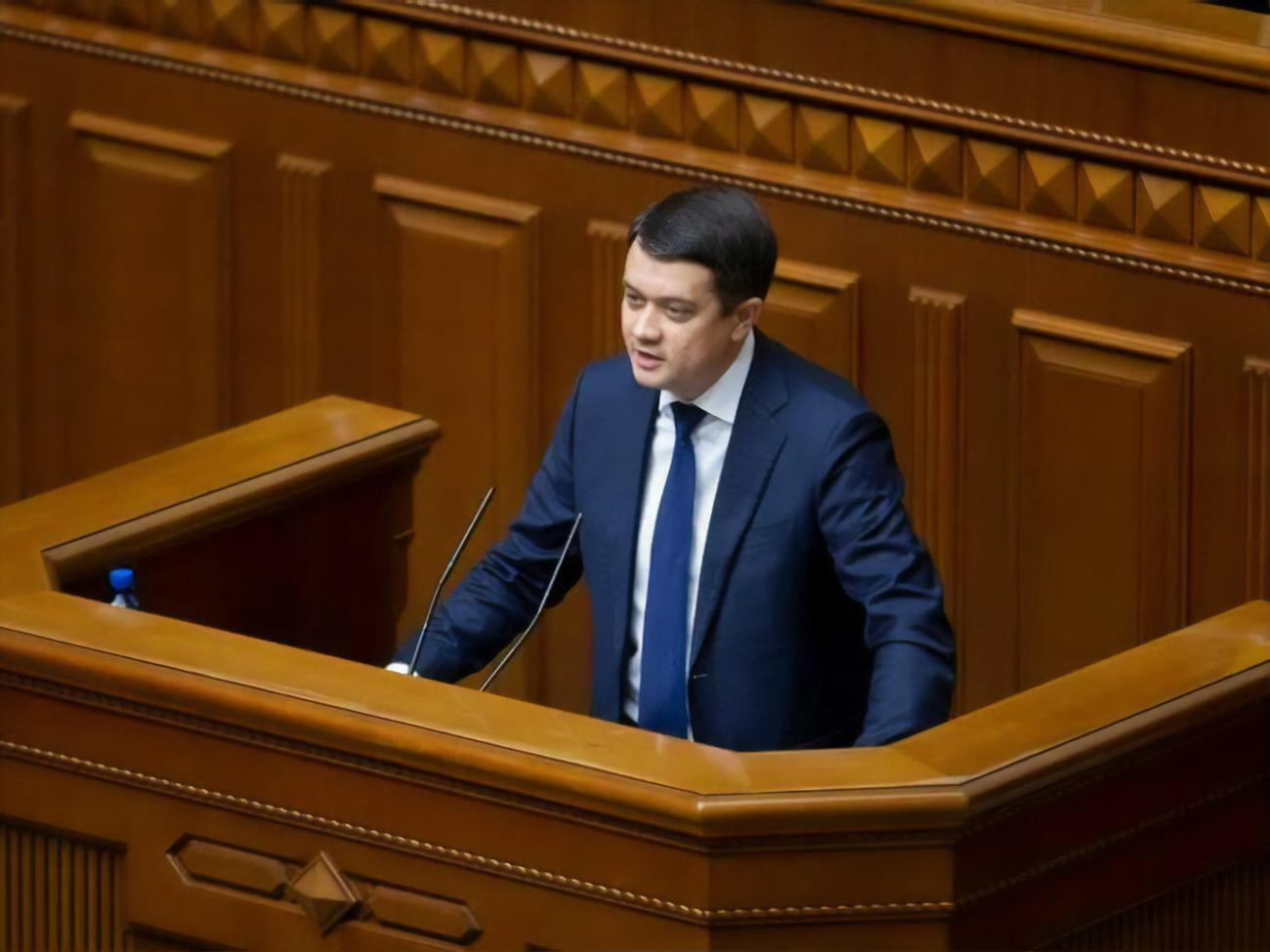 Разумков про ідею президента ухвалити упродовж дня 73 закони: Це був би через деякий час "строк"