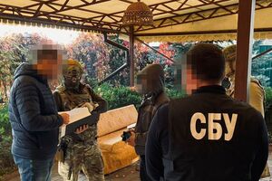 По данным СБУ, задержанный участвовал в вооруженном противостоянии ВСУ