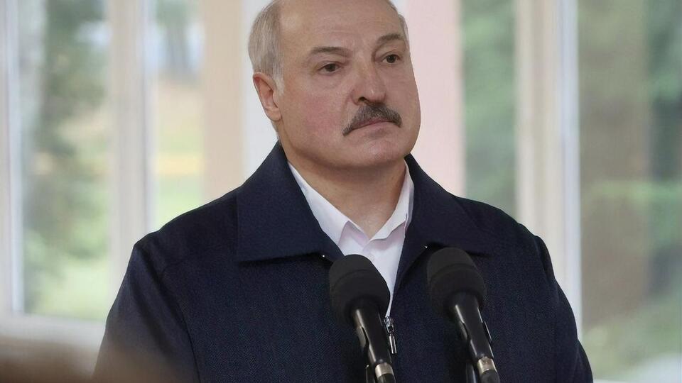 Лукашенко заявив, що до 2023 року в Білорусі з'явиться своя вакцина проти COVID-19