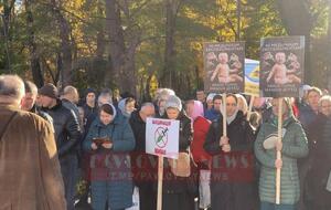 Релігійна організація країни-агресора вивела людей біля Ради проти вакцинації, зазначив Данилюк