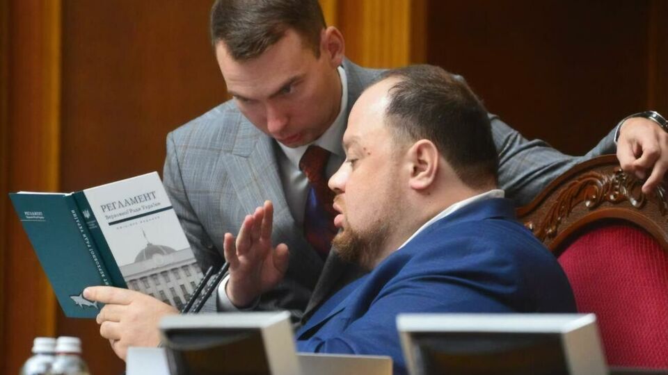Железняк (ліворуч на фото) каже, що залишається головою фракції "Голос"