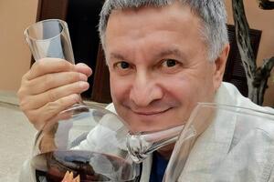 Сьогодні стало відомо, що Аваков заразився коронавірусом і пішов на самоізоляцію
