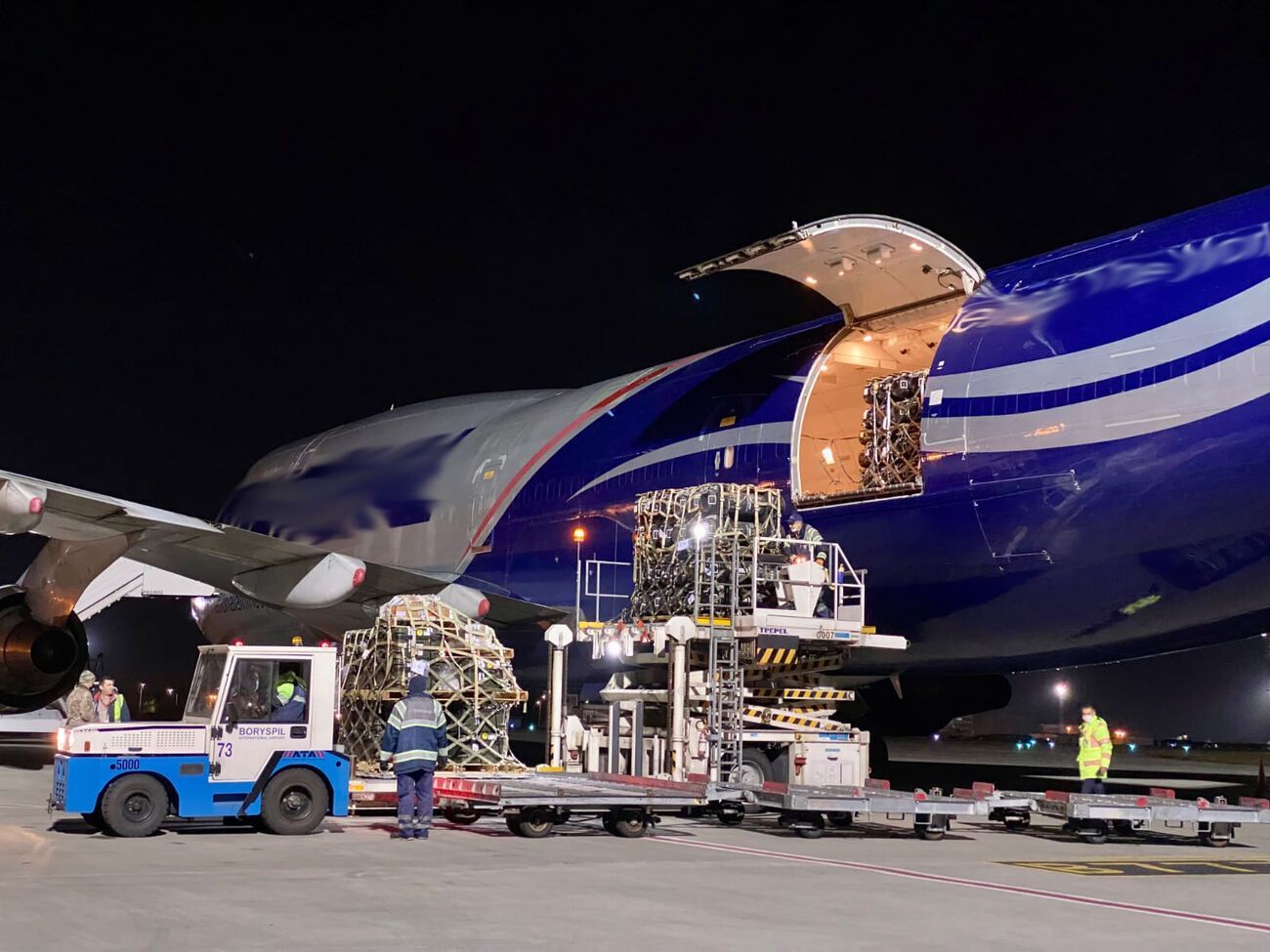 Самолет с третьей партией военной помощи США приземлился в Борисполе