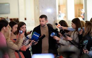 Арахамия: При прошлой власти приняли закон о языке. Там это дублирование и новые квоты