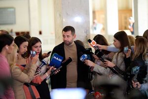 Арахамия: При прошлой власти приняли закон о языке. Там это дублирование и новые квоты