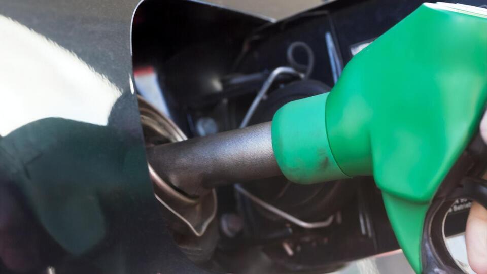 Максимальная цена на бензин в сетях АЗС не должна превышать 33,2 грн/литр