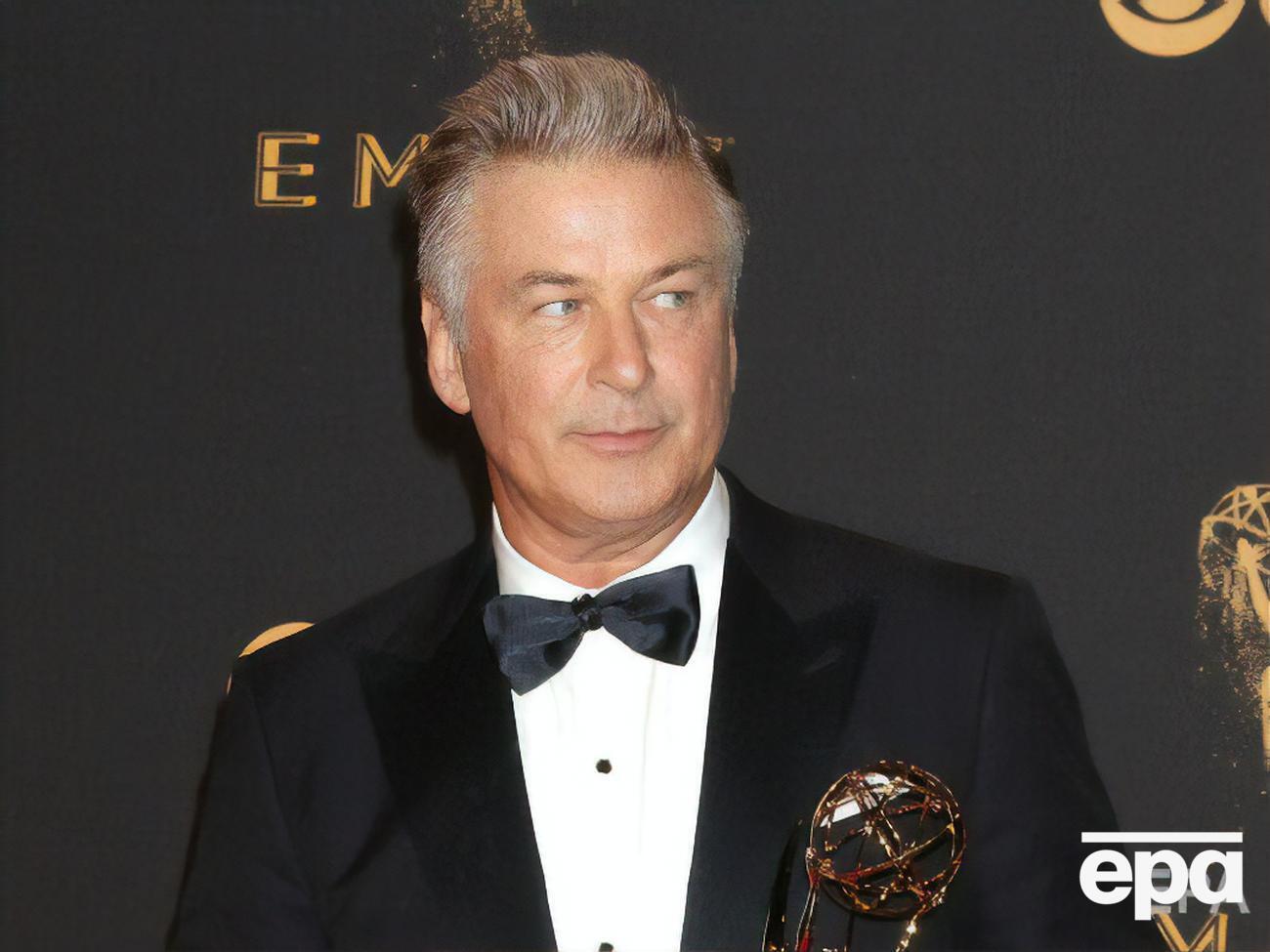 21 октября стало известно, что Болдуин случайно убил одного и ранил другого члена съемочной группы