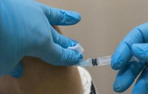 С начала кампании по вакцинации в Украине сделали 15,9 млн прививок от коронавируса