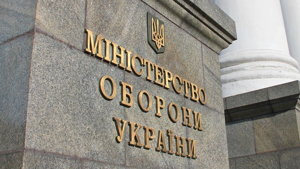 За даними Бутусова, Єрмак і Демченко захищали главу Міноборони
