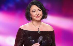 Лолита Милявская показала, как выглядит в мини-платье и туфлях на каблуке