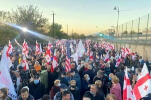 Прибічники Саакашвілі вимагають шпиталізувати його в цивільну клініку