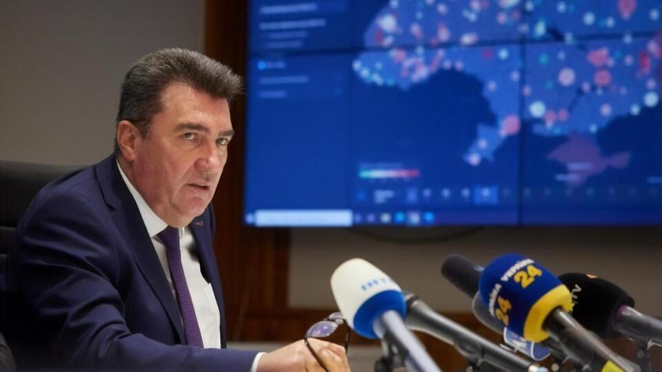 Данілов: Я знаю як мінімум три групи, які з'ясовують, хто представлятиме тут інтереси Путіна
