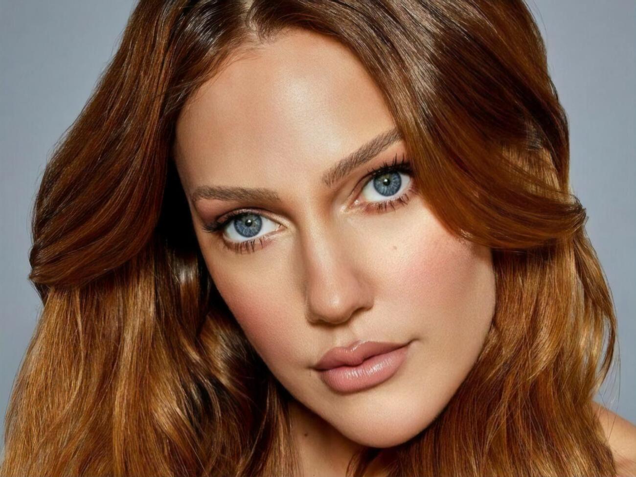 Узерли показала фото, снятые во время еды