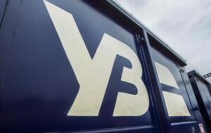 Заводам надійшли листи й телефонні дзвінки з погрозами заблокувати роботу через відмову брати участь у незаконній схемі, пише "РБК-Україна"