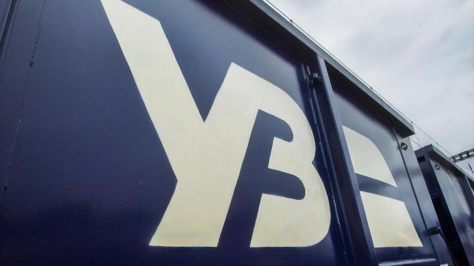 Заводам надійшли листи й телефонні дзвінки з погрозами заблокувати роботу через відмову брати участь у незаконній схемі, пише "РБК-Україна"