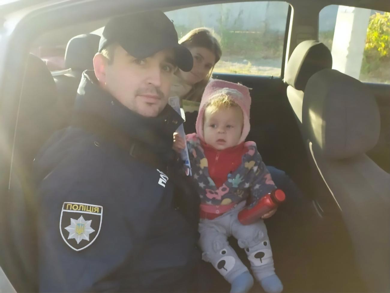 Девочка невредима, ее обследуют медики