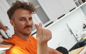 Клопотенко: Жимолость звучить так, ніби від її поїдання молодшаєш