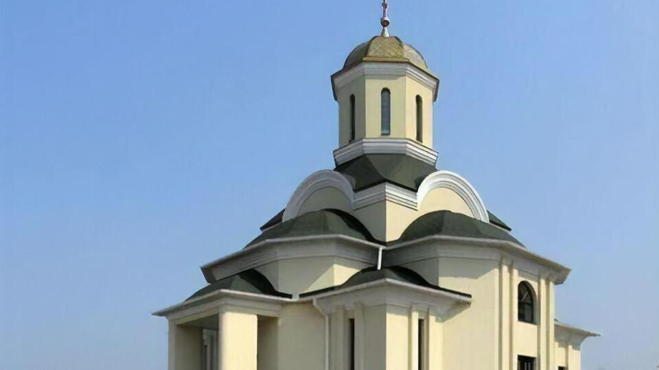 Мужчина пытался поджечь храм с помощью самодельного факела и воспламеняющегося вещества