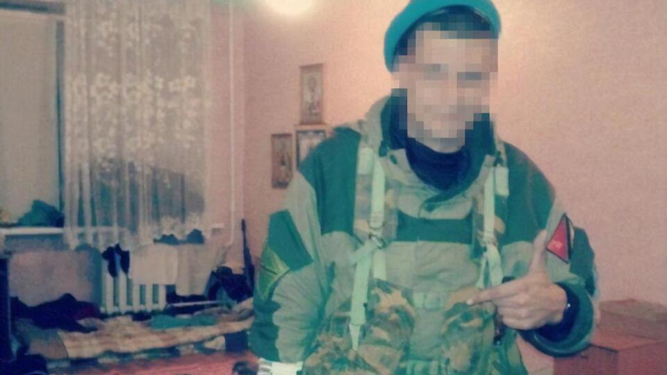 За даними СБУ, бойовик неодноразово виконував обов'язки командира терористів й особисто віддавав накази про проведення боїв в Авдіївці, Пісках, Савур-Могилі