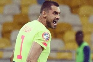 Бущан признался, что после одного случая запретил своей девушке куда-либо ходить без него