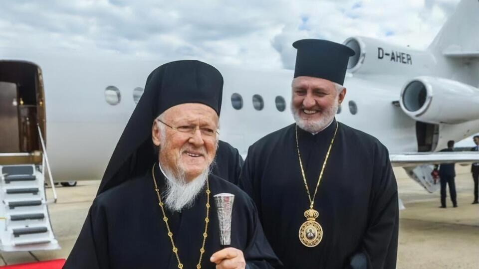 Варфоломій (ліворуч на фото) занедужав під час візиту до США