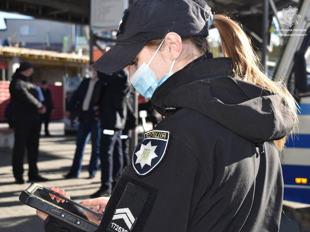 Правоохоронці вилучили понад 150 міжнародних свідоцтв про вакцинацію і довідок про проходження ПЛР-тестів