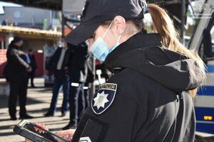 Правоохоронці вилучили понад 150 міжнародних свідоцтв про вакцинацію і довідок про проходження ПЛР-тестів