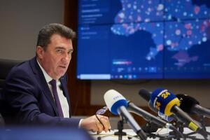 Данилов: Человек, не вакцинированный от COVID-19, имеет большой риск из больницы отправиться на кладбище