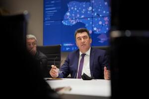 Данилов: Рассказывают о каком-то чипировании. К сожалению, в этом задействованы некоторые религиозные организации