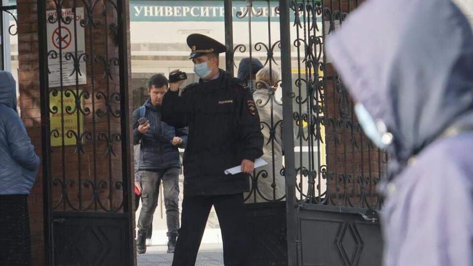 Всех задержанных отправили в отеделние полиции