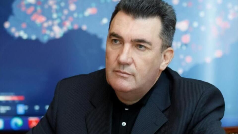 Данилов выступил за "жесткую президентскую республику"