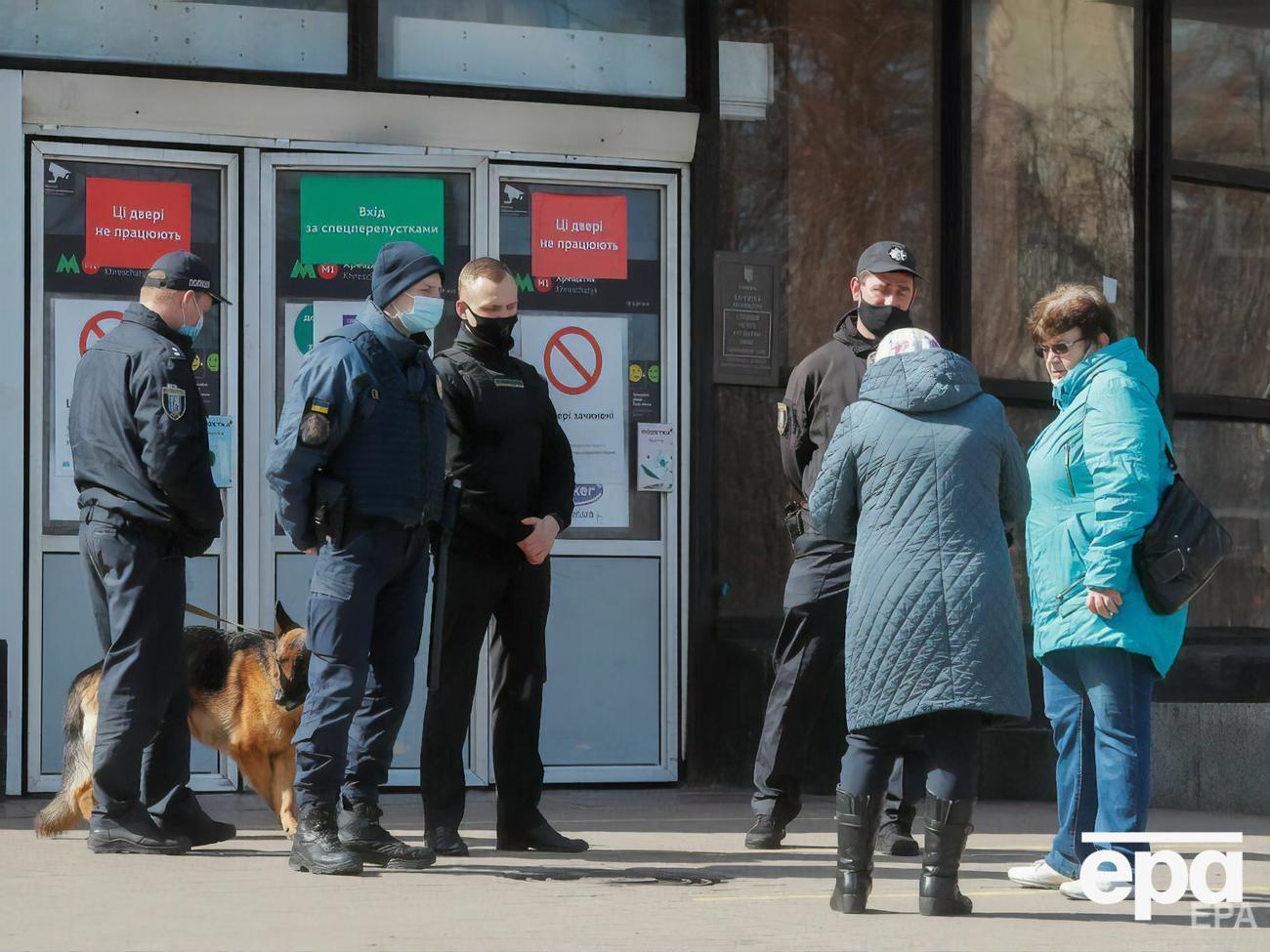 Навіть повністю вакциновані люди мають ризик зараження коронавірусом