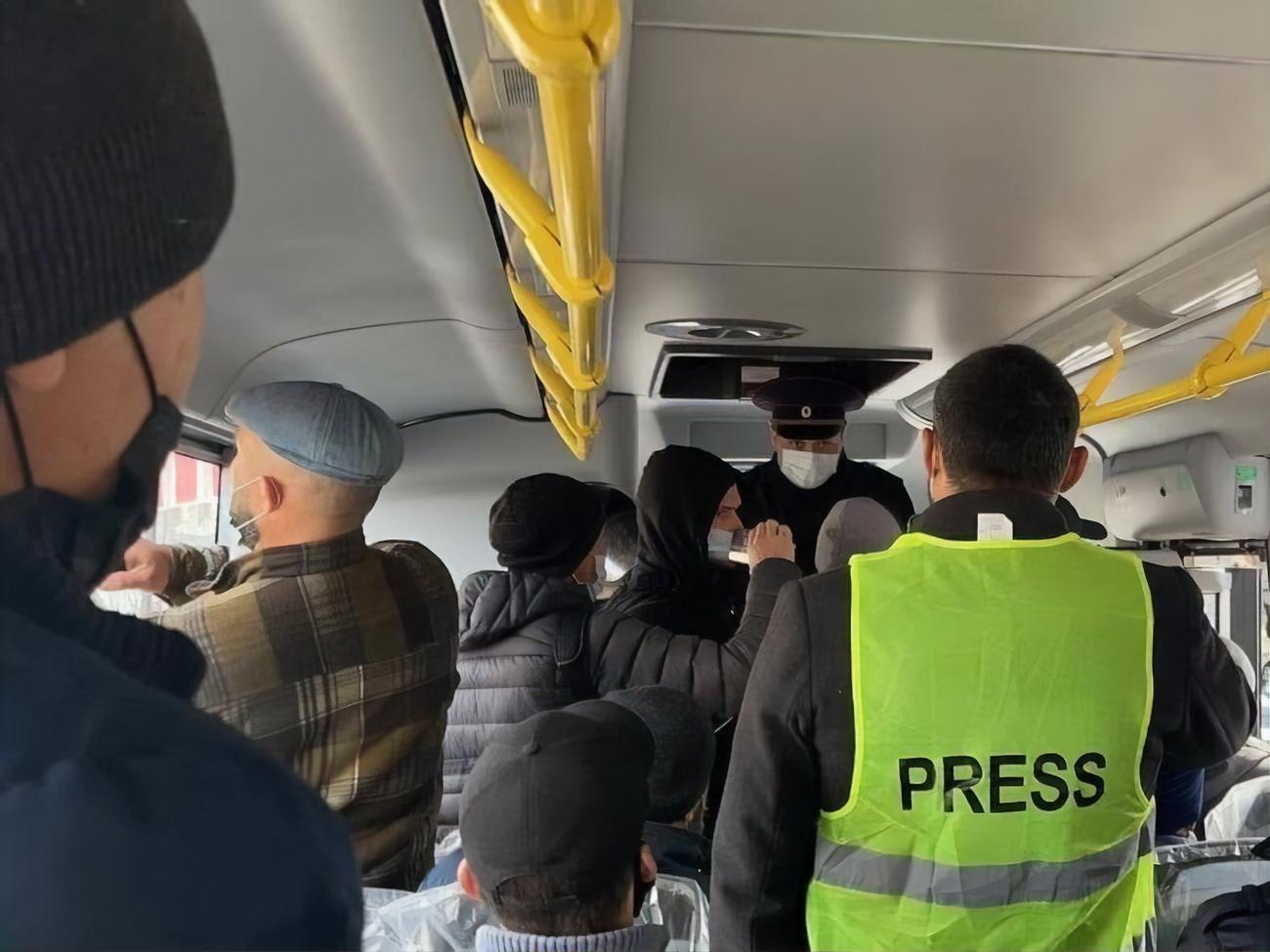 Кримчан затримали біля суду