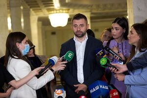 Арахамия: Ракетная программа у нас, слава богу, принята, но это длительный процесс