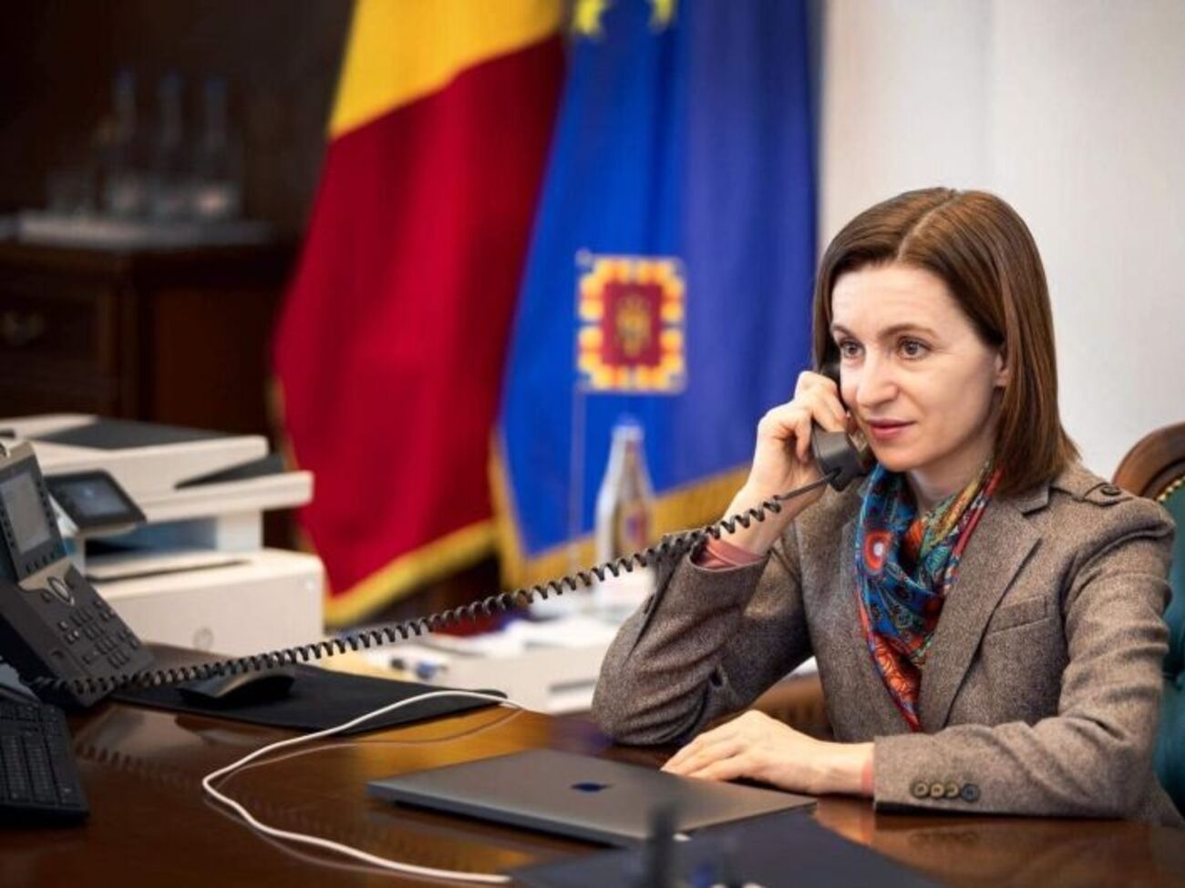 Санду (на фото) провела телефонный разговор с фон дер Ляйен