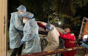 Через брак кисню з однієї лікарні в іншу вирішили перевезти 43 пацієнтів