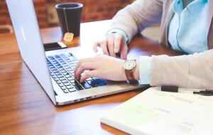 Правительство Украины планирует обеспечить ноутбуками 60 тыс. учителей