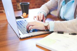 Правительство Украины планирует обеспечить ноутбуками 60 тыс. учителей