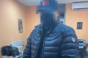 Чоловік прибув до України з-за кордону