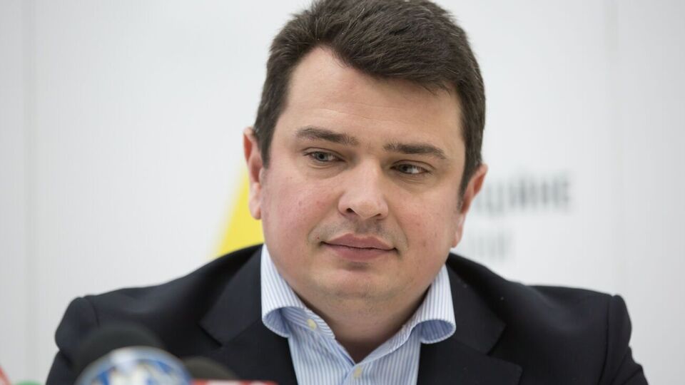 НАБУ реагирует на заявления о получении нардепами "денег в конвертах" согласно законодательству, отметил Сытник