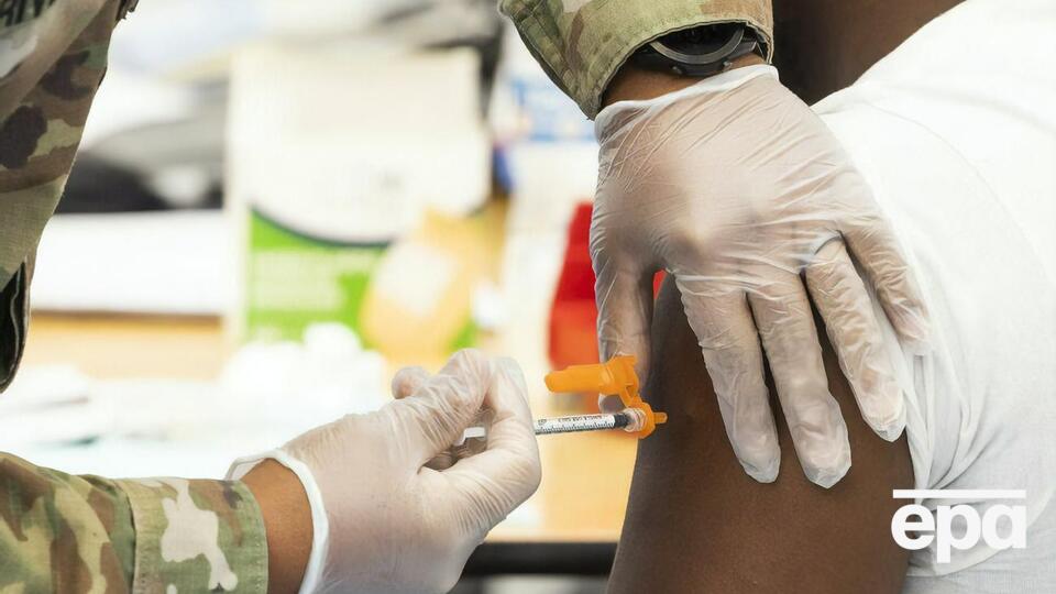 В США одобрены вакцины от COVID-19 Johnson & Johnson, Moderna и Pfizer/BioNTech