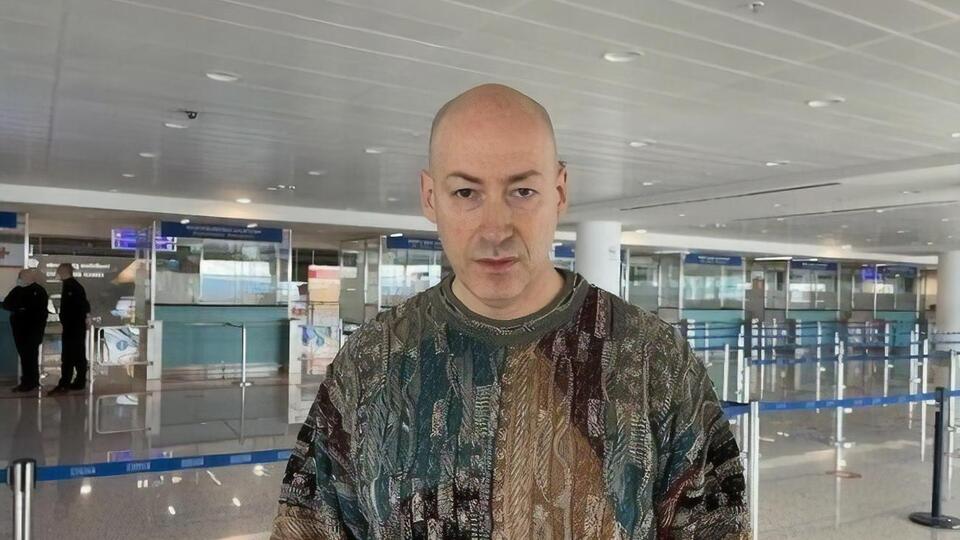 Гордон прибув до аеропорту Тбілісі 27 жовтня вдень, але його не пропустили на територію Грузії