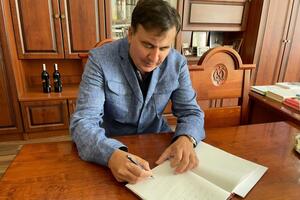 Кімнату зустрічей у в'язниці відремонтували так, щоб Саакашвілі не зміг передавати листи, заявив його адвокат
