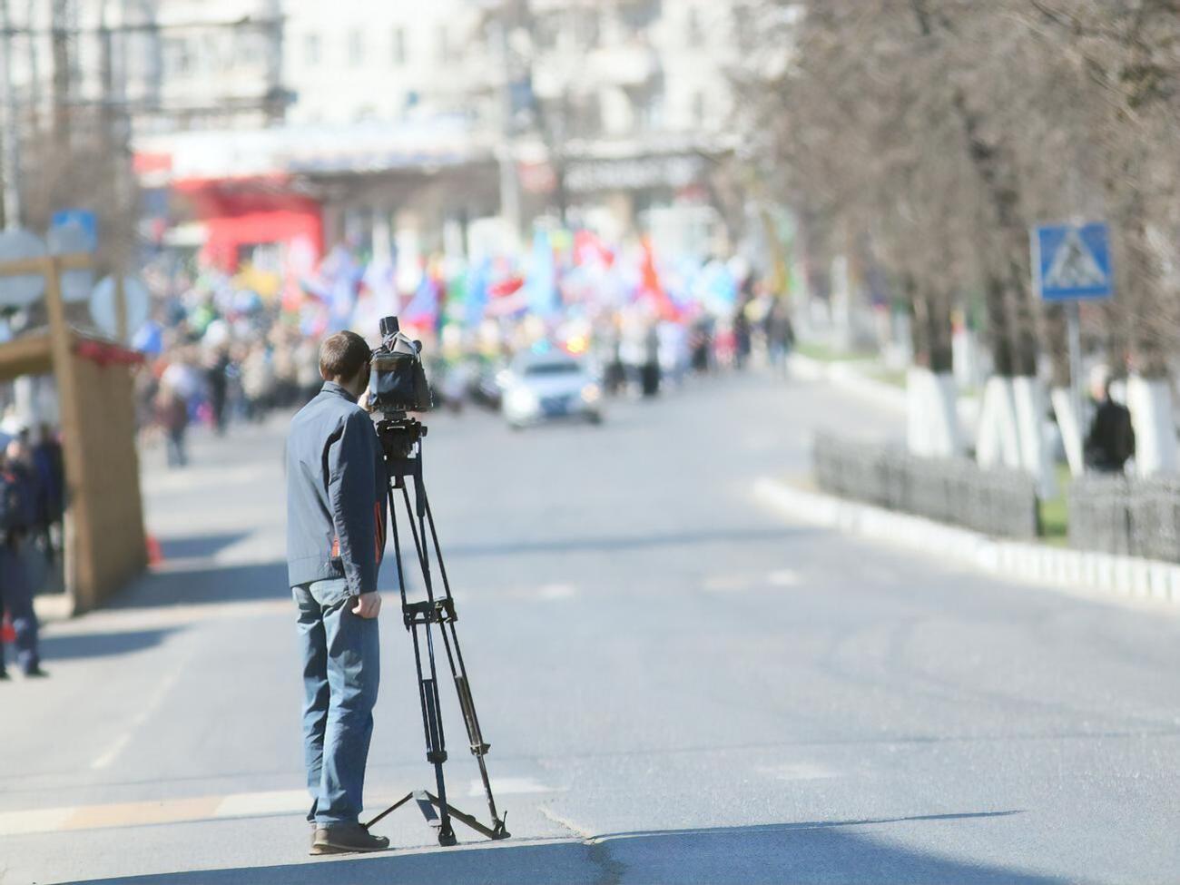 Якщо законопроєкт ухвалять, операторам доведеться бути уважнішими, щоб не зняти того, що закон трактує надмірним