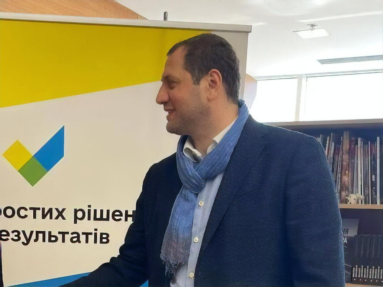 Цхакая считает происходящее "осквернением государственной идеологии"